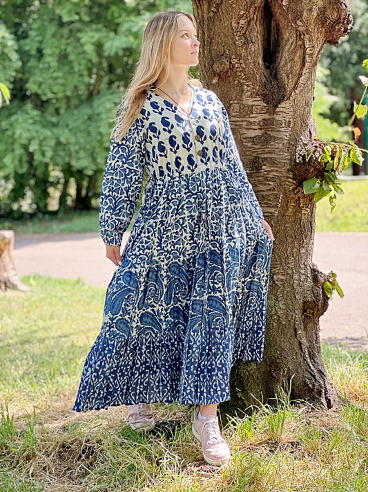 Elegant Cotton Dress Blue White Hue