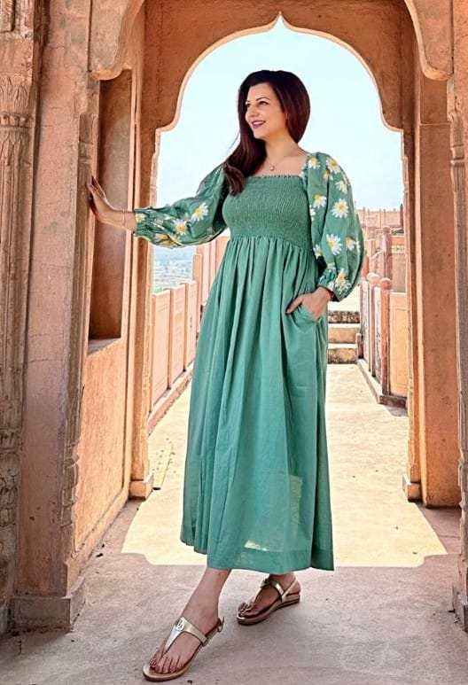 Embroidered Daisy Floral Pure Cotton Long Smocking Dress Boho Chic Colourful Summer Elegant Comfy Daywear Mom Outfit Soft Green Leaf White
