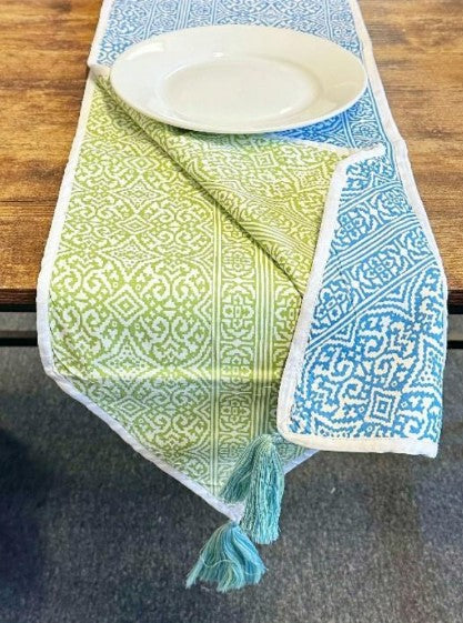 Cozy Elegance: Quilted Cotton Table Runners green blue