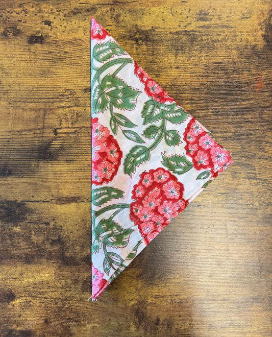 Everyday Charm: Cotton Napkins White big floral