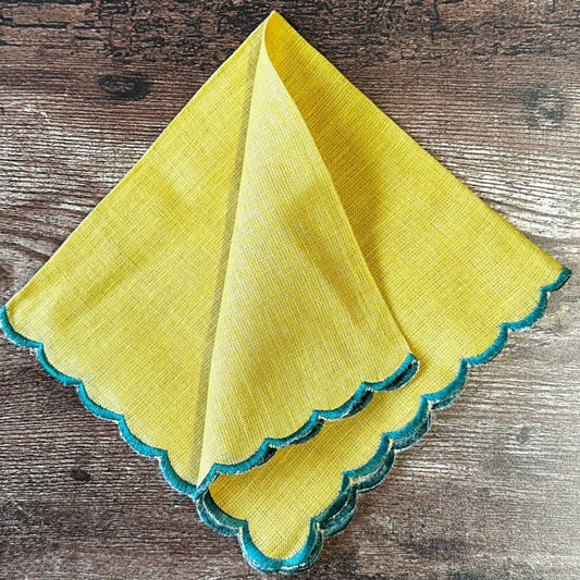 Pure Elegance: Linen Napkins yellow with green