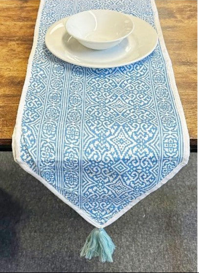 Cozy Elegance: Quilted Cotton Table Runners green blue