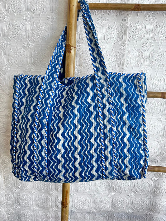 Quilted Cotton Handprint Blue zig zag