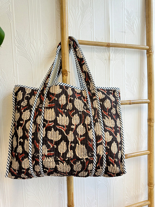 Quilted Cotton Handprint Black lily