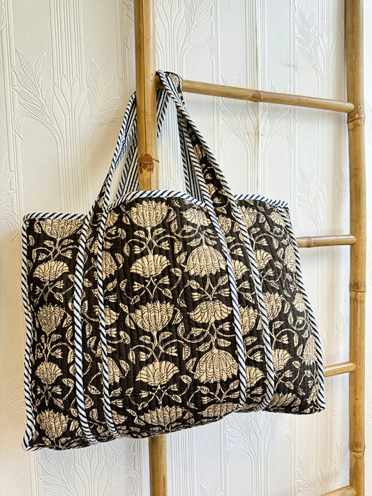 Quilted Cotton Handprint Black with beige