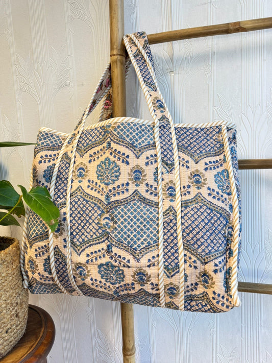 Quilted Cotton Handprint Beige blue taj