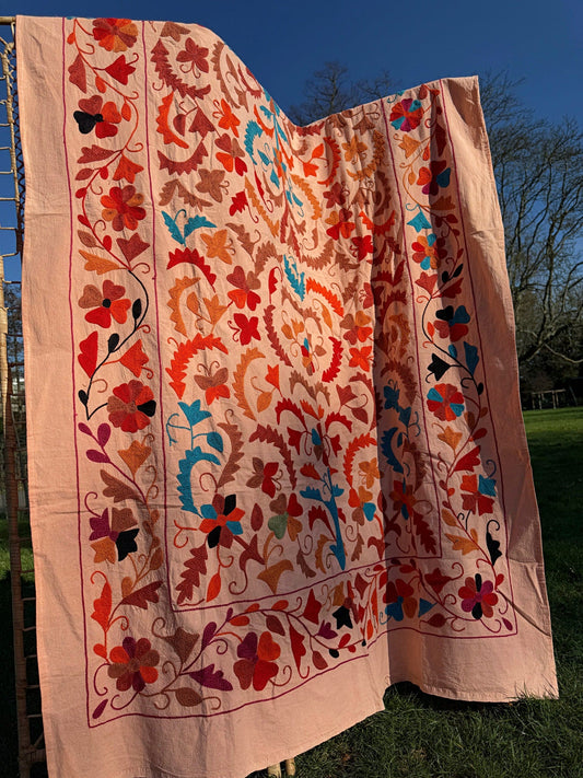 Vintage Handmade Wool Thread Embroidery – Timeless Craftsmanship & Heritage Detail Peachy pink