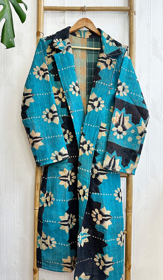Vintage Longline Jacket – Classic Silhouette with Timeless Appeal Blue with beige motif