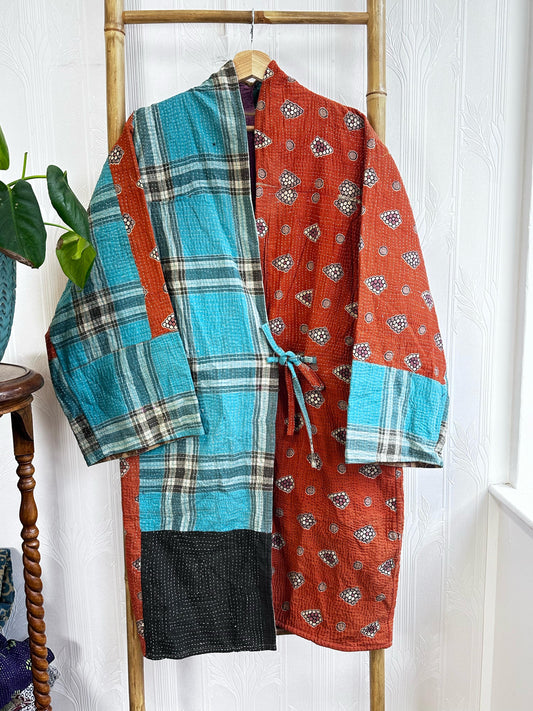 Vintage Longline Jacket – Classic Silhouette with Timeless Appeal Red with blue black