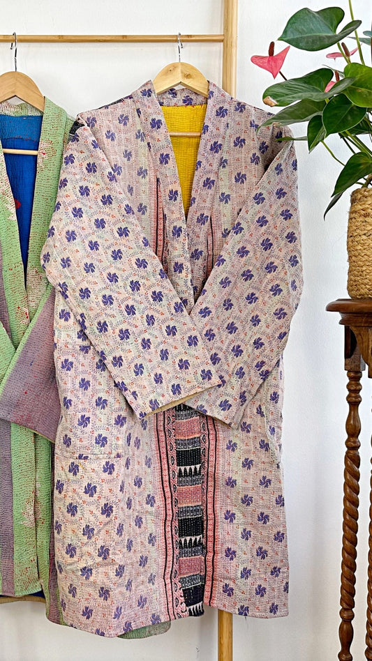 Vintage Longline Jacket – Classic Silhouette with Timeless Appeal Purple small flowers