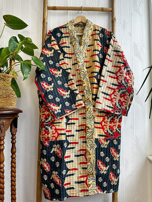 Vintage Longline Jacket – Classic Silhouette with Timeless Appeal Black with beige red
