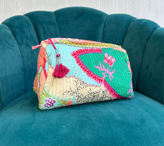 Quilted Cotton Washbag – Soft, Spacious & Everyday Ready Elegant mix