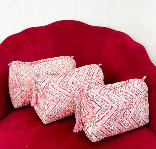 3-Piece Quilted Cotton Washbag Set – Soft, Stylish & Travel-Ready Pink zigzig