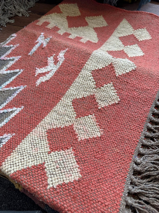 Modern 6x4 ft. Area Rug – Soft, Durable & Stylish Floor Accent | Blush Red Creamy White