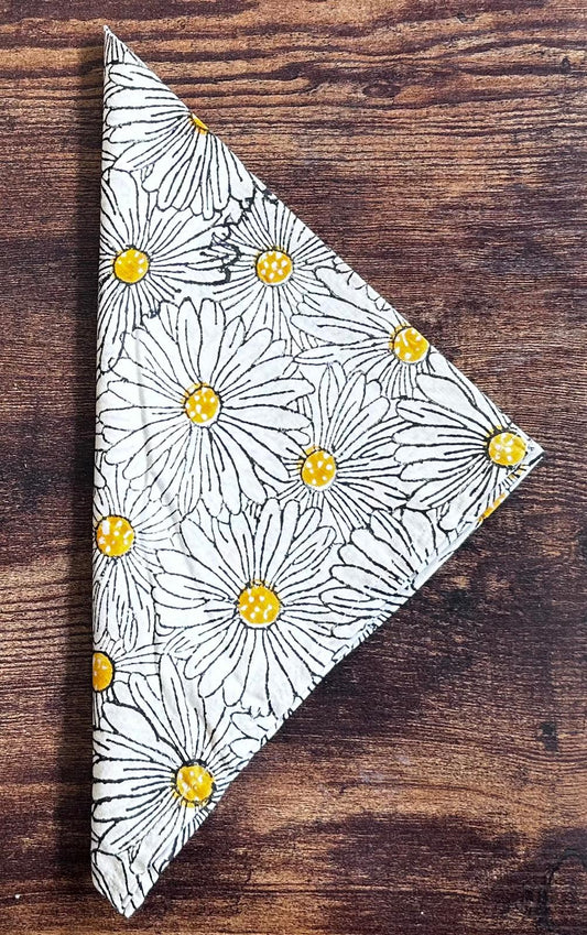 Everyday Charm: Cotton Napkins Elegant White Sunflower