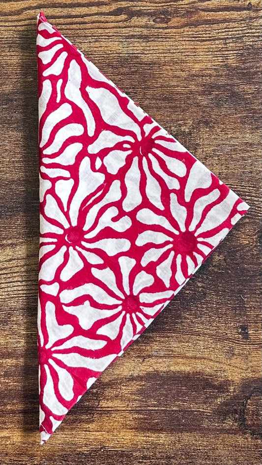 Everyday Charm: Cotton Napkins Elegant Red white floral